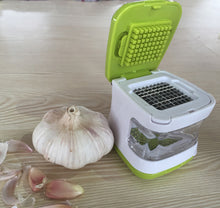 Load image into Gallery viewer, Stainless Steel Garlic Cutter Multifunctional Kitchen Tool