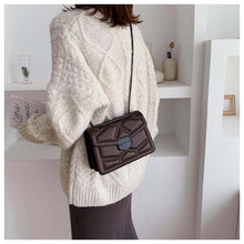 Load image into Gallery viewer, Small Square Shoulder Bag With Studs