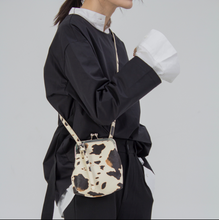 Load image into Gallery viewer, Cute Cow Clip Portable Messenger Female Bag