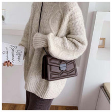 Load image into Gallery viewer, Small Square Shoulder Bag With Studs