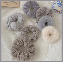 Load image into Gallery viewer, 7 Pcs/Set Women Hair Scrunchies Velvet Solid Color Hair Band for Girls Ponytail Holder Rubber Bands Hair Ties Hair Accessories