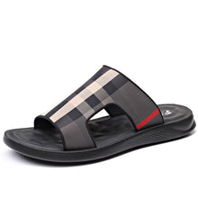 Load image into Gallery viewer, Men&#39;s New Indoor And Outdoor Dual-Use Casual Non-Slip Flip-Flop Beach Slippers
