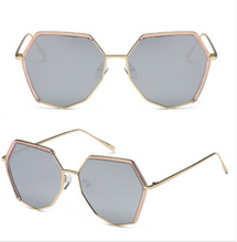 Load image into Gallery viewer, Individual Metal TR Mixed Polarizing Sunglasses Male Irregular Trend Toad Mirror Female New Frame
