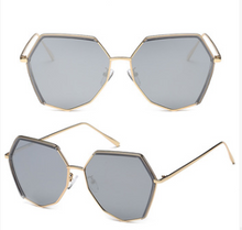 Load image into Gallery viewer, Individual Metal TR Mixed Polarizing Sunglasses Male Irregular Trend Toad Mirror Female New Frame
