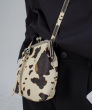 Load image into Gallery viewer, Cute Cow Clip Portable Messenger Female Bag
