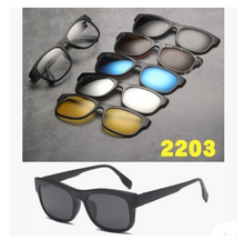 Load image into Gallery viewer, Liuhe one daughter mirror five piece magnetic suction sleeve mirror, male and female polarized sunglasses, sunglasses, glasses bags.
