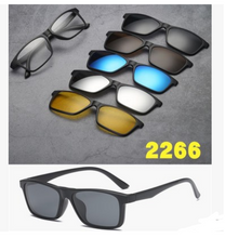 Load image into Gallery viewer, Liuhe one daughter mirror five piece magnetic suction sleeve mirror, male and female polarized sunglasses, sunglasses, glasses bags.
