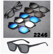 Load image into Gallery viewer, Liuhe one daughter mirror five piece magnetic suction sleeve mirror, male and female polarized sunglasses, sunglasses, glasses bags.
