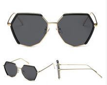 Load image into Gallery viewer, Individual Metal TR Mixed Polarizing Sunglasses Male Irregular Trend Toad Mirror Female New Frame
