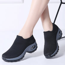 Load image into Gallery viewer, Dancing Soft Bottom Flying Woven Rocking Shoes

