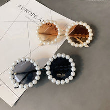 Load image into Gallery viewer, Pearl Round Sunglasses Women Small Frame Oval Vintage Sunglasses Luxury Brand Designer Elegant Retro Steampunk Sunglasses
