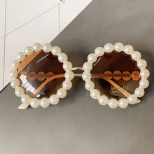 Load image into Gallery viewer, Pearl Round Sunglasses Women Small Frame Oval Vintage Sunglasses Luxury Brand Designer Elegant Retro Steampunk Sunglasses

