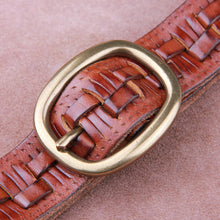Load image into Gallery viewer, The First Layer Of Pure Cowhide Woven Men&#39;s Leather Belt With Copper Buckle
